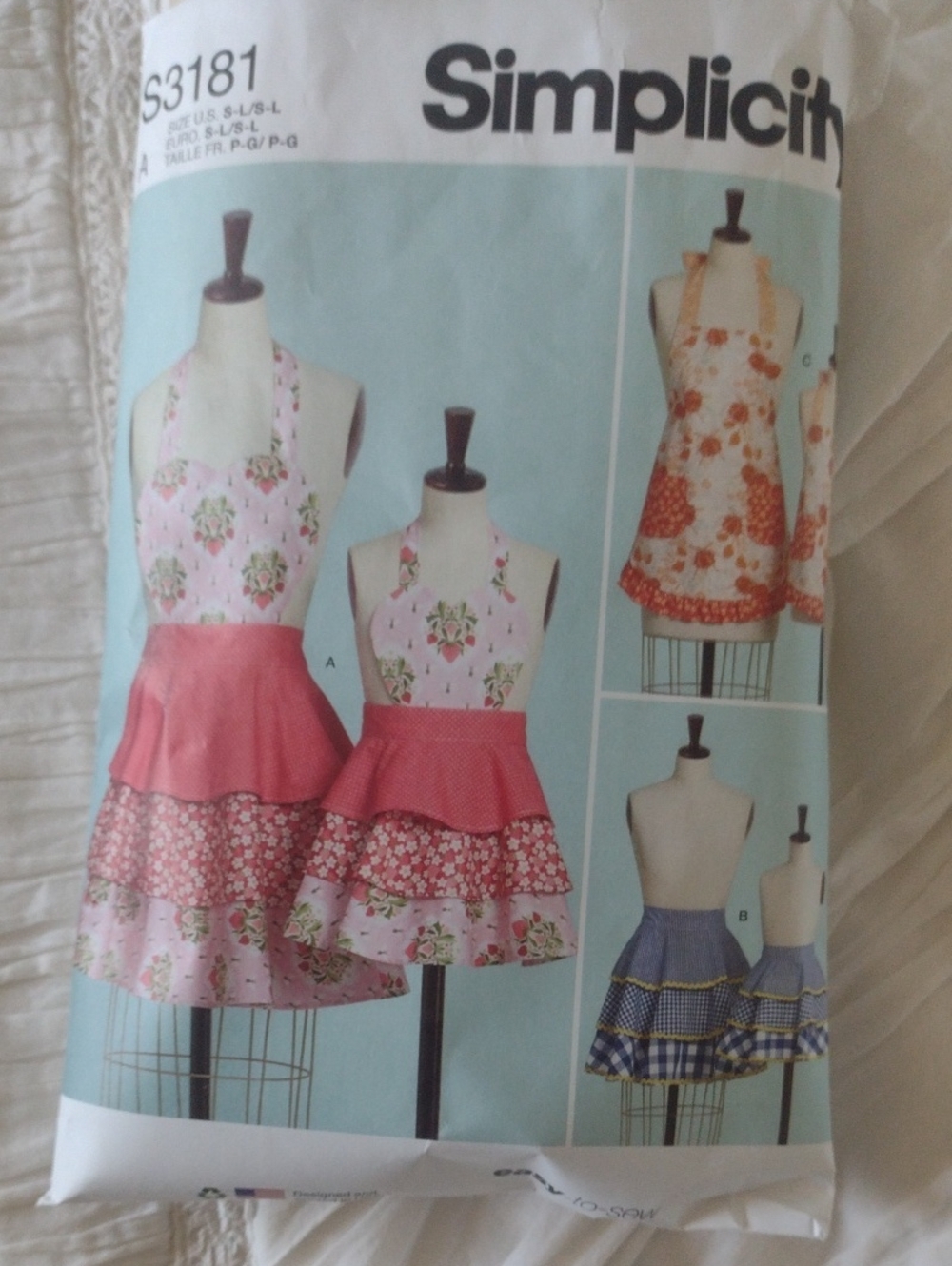 Simplicity Tiered Apron-Style Pattern S3181 Kids And Matching Adult Pattern